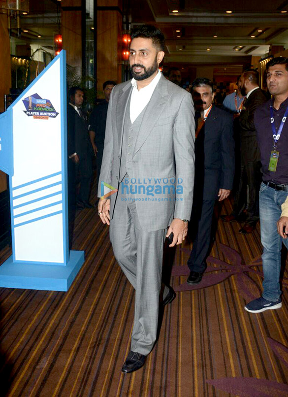abhishek bachchan snapped at pro kabaddi league press conference 6