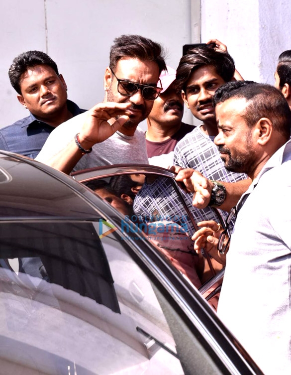 ajay devgn snapped on his film sets 2
