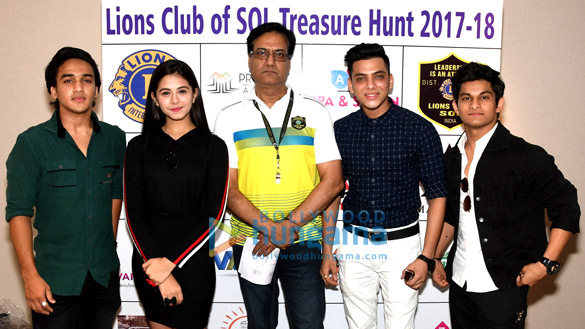 amaal malik daboo malik and others grace the treasure hunt program by lions club of mumbai 2 005