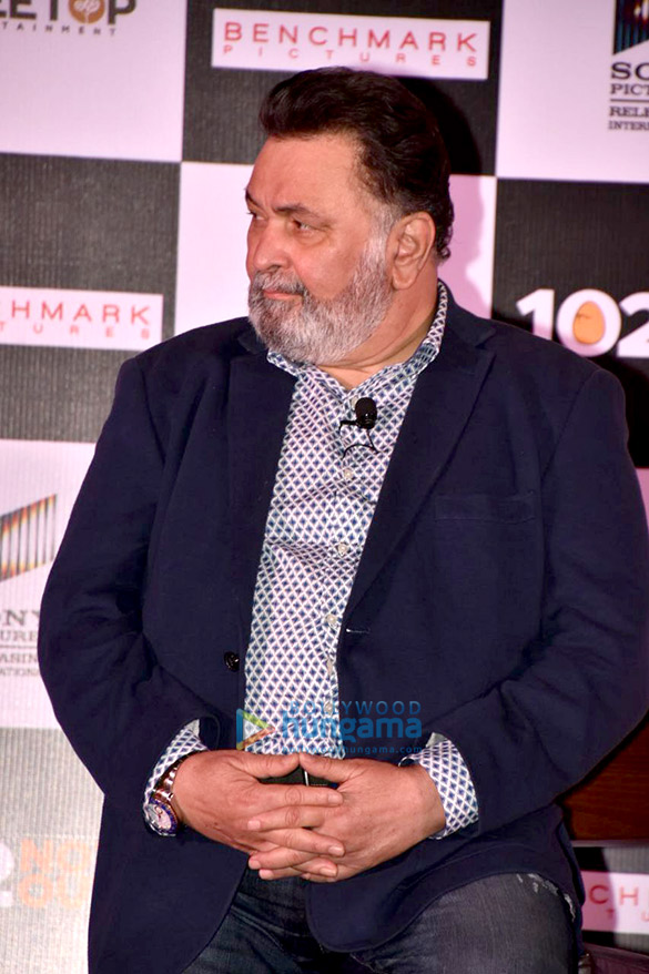 amitabh bachchan and rishi kapoor grace the success meet of 102 not out 11 2