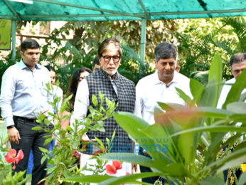 Amitabh Bachchan launches Banega Swach India - Season