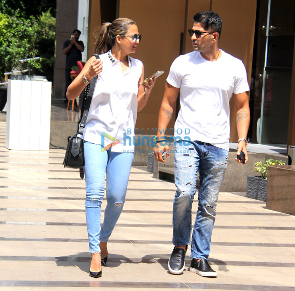amrita arora snapped with her husband at yauatcha in bkc 4