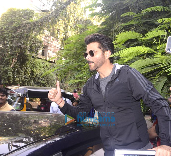 anil kapoor spotted at hakims aalim salon in bandra 6