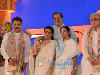 Asha Bhosle conferred with the Banga Bibhushan Award by the West Bengal CM Mamata Banerjee