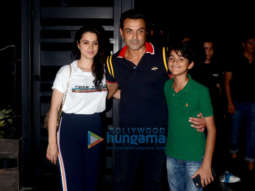 Bobby Deol celebrates his marriage anniversary with family