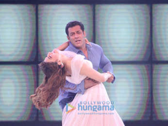 Cast of Race 3 snapped promoting the film on sets of the show Dance Deewane