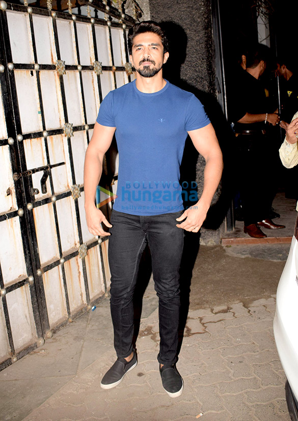celebs grace mukesh chabbras birthday bash 28