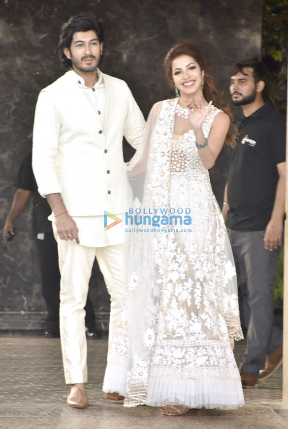 clebs snapped arriving for sonam kapoors mehendi at signature island in bkc 003