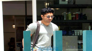 Farhan Akhtar snapped at Bblunt Salon