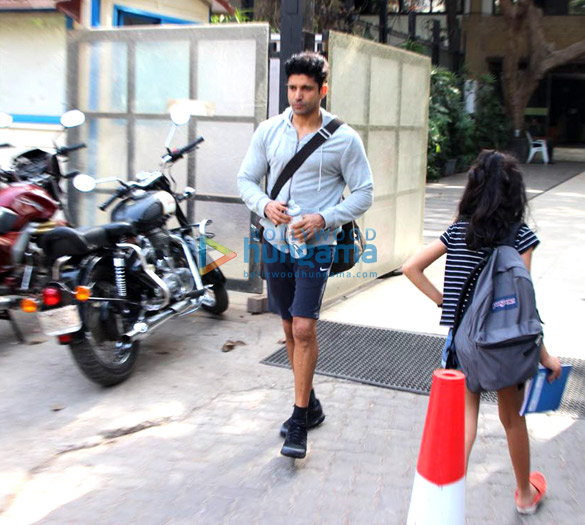 farhan akhtar spotted at otters club 2 2
