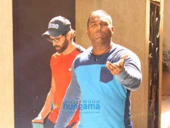 Hrithik Roshan spotted at Bblunt salon in Juhu