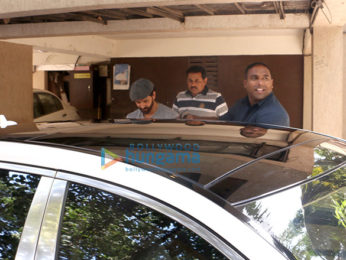 Hrithik Roshan spotted in Juhu