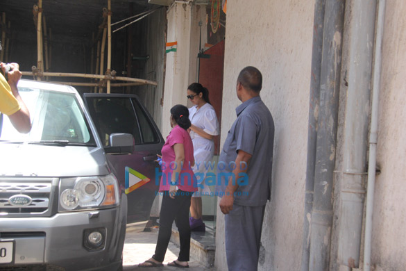 huma qureshi spotted at a clinic 005 2
