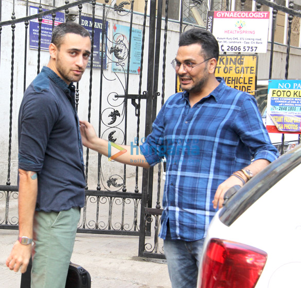 imran khan and mukesh chhabra spotted in bandra 4