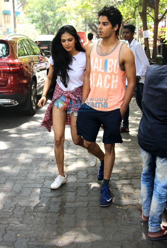 ishan khatter with his friend at kitchen garden 2