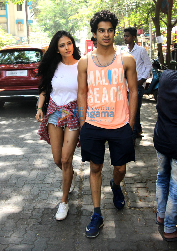 ishan khatter with his friend at kitchen garden 4