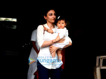 Jacqueline Fernandez and Soha Ali Khan spotted in Bandra