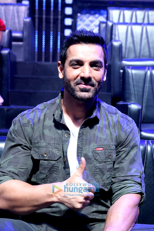 john abraham snapped on the sets of did lil masters 2