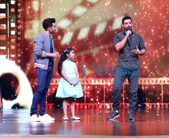 john abraham snapped on the sets of did lil masters 4