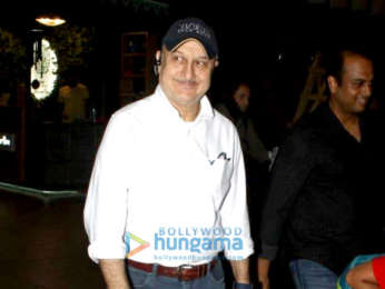 Kareena Kapoor Khan, Sonam Kapoor, Swara Bhaskar, and others snapped at the airport