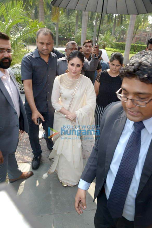 kareena kapoor khan snapped at unicef event in new delhi 6