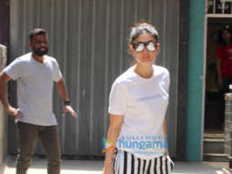 Kareena Kapoor Khan spotted in Khar