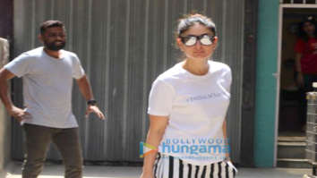 Kareena Kapoor Khan spotted in Khar