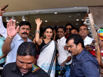 Karisma Kapoor inaugurates the 172nd store of Linen Club