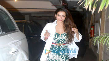 Malaika Arora, Karisma Kapoor, and Rhea Kapoor spotted at Kareena Kapoor Khan’s house