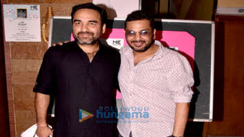 Mukesh Chabbra and Pankaj Tripathi snapped taking a class with kids