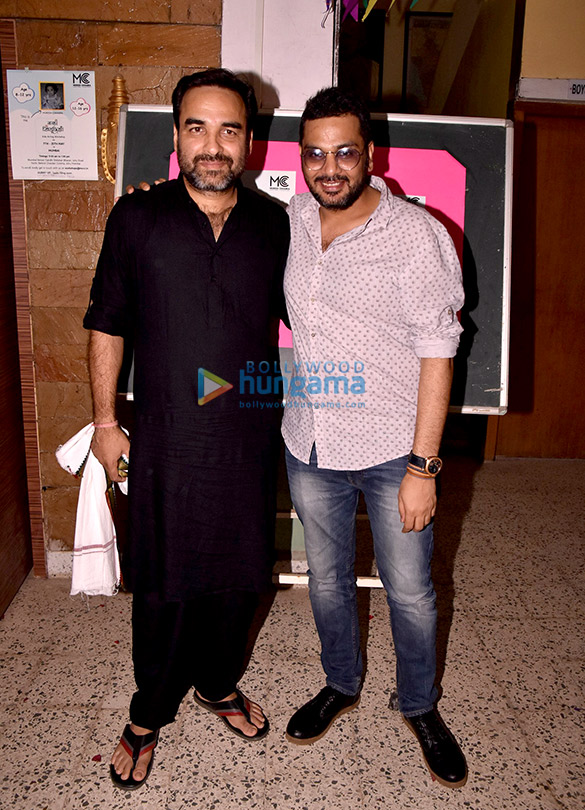 mukesh chhabria and pankaj tripathi snapped taking a class with kids 4