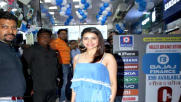 Prachi Desai snapped shopping at Irla