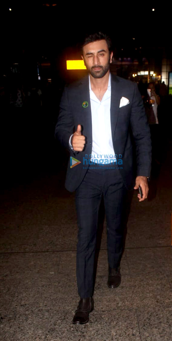 ranbir kapoor shahid kapoor karan johar snapped at the airport 1