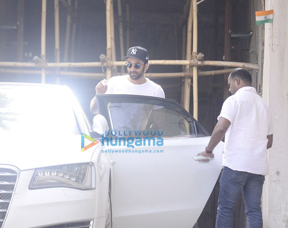 ranbir kapoor spotted at a clinic in bandra 4 2