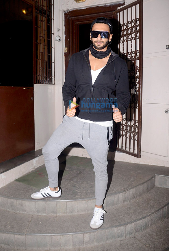 ranveer singh snapped in mumbai 3 4