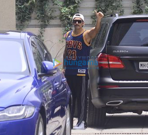 ranveer singh snapped sporting his new look from simmba at the gym in bandra 2