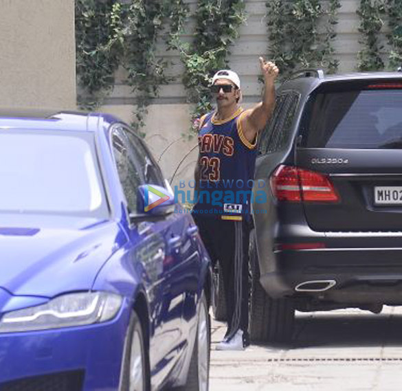 ranveer singh snapped sporting his new look from simmba at the gym in bandra 5