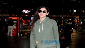 Akshay Kumar, Raveena Tandon and Suniel Shetty snapped at the airport