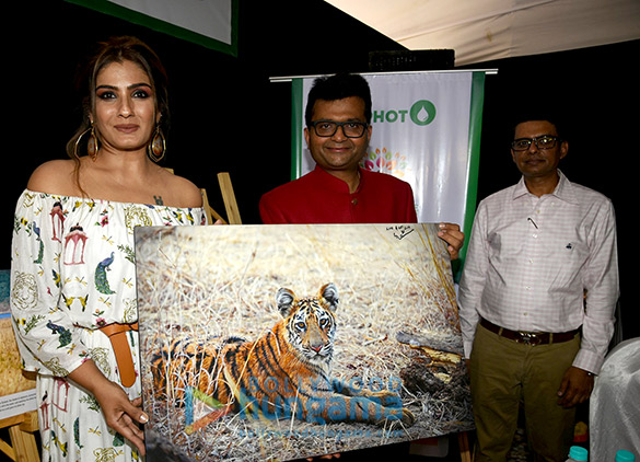 raveena tandon snapped at photo exhibition 4