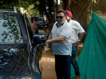 Rishi Kapoor snapped at the iconic Krishna Raj bungalow
