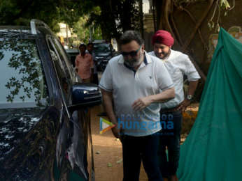 Rishi Kapoor snapped at the iconic Krishna Raj bungalow
