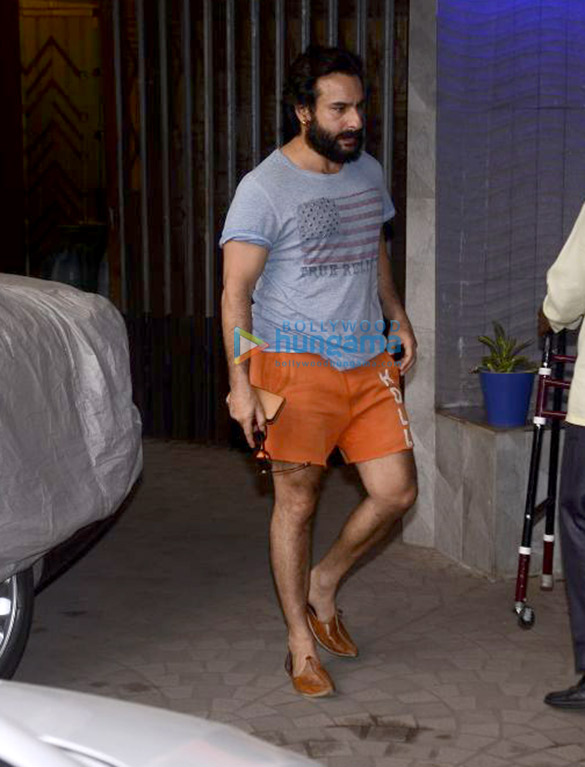 saif ali khan spotted at a clinic in bandra 1