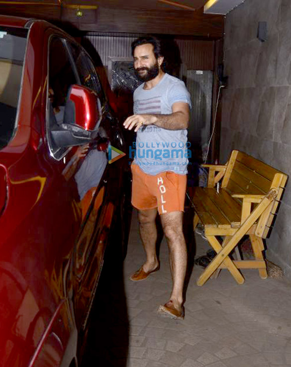 saif ali khan spotted at a clinic in bandra 2