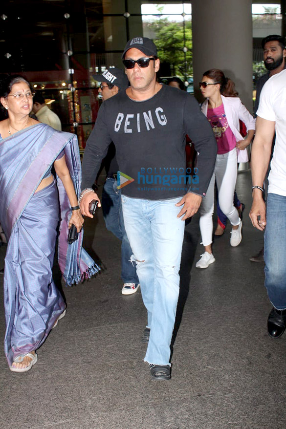 salman khan jacqueline fernandez sunny leone and others snapped at the airport 2