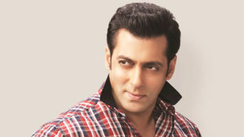 Watch video: Salman Khan hand paints his jacket for Race 3’s ‘Heeriye’ song