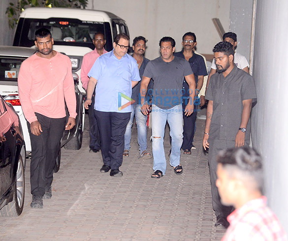 salman khan snapped at tips office 2