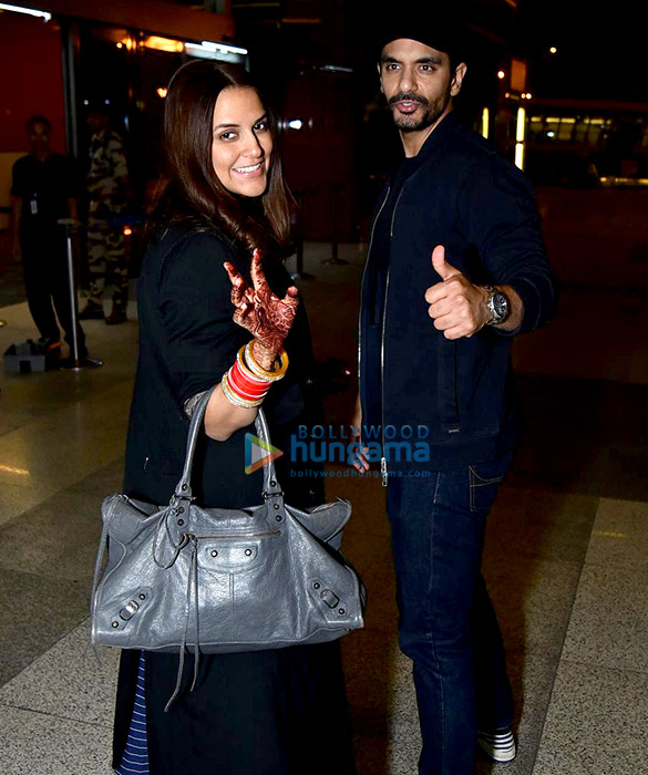 shah rukh khan aishwarya rai bachchan and others snapped at the airport 2 2