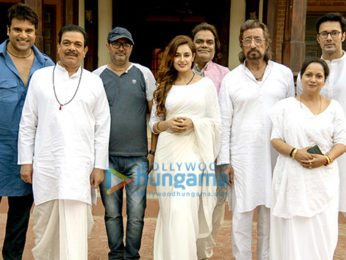 Krushna Abhishek, Rajniesh Duggal, Yuvika Chaudhary, Rajpal Yadav, Shakti Kapoor snapped shooting for Time Nahi Hai