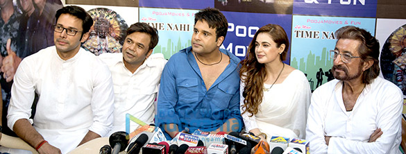 shakti kapoor rajpal yadav rajniesh duggal and others shoot for their film time nahi hai 3