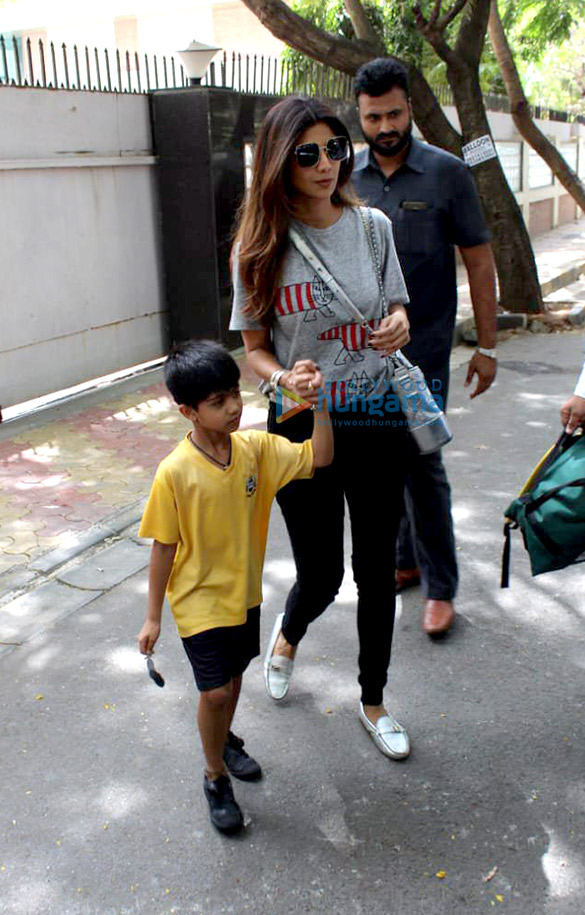 shilpa shetty spotted with her son at his school in juhu 3